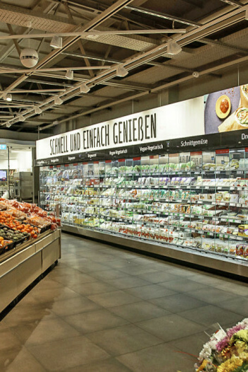 1696778524_rewe-markt-innenansicht_(2)